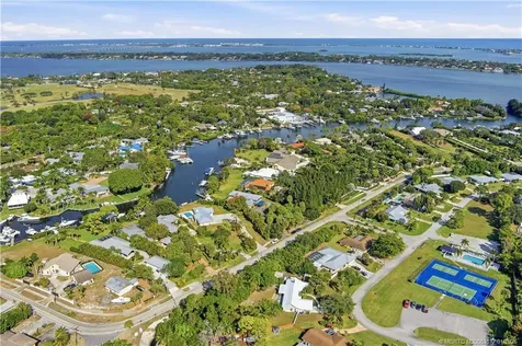 2819 SE Saint Lucie Boulevard Stuart FL 34997