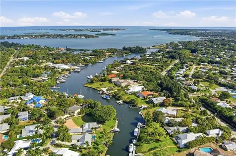 2819 SE Saint Lucie Boulevard Stuart FL 34997