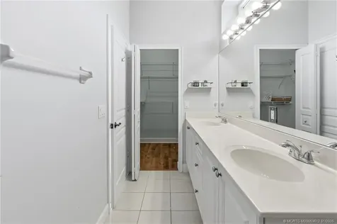 543 NE Canoe Park Circle Port St Lucie FL 34983