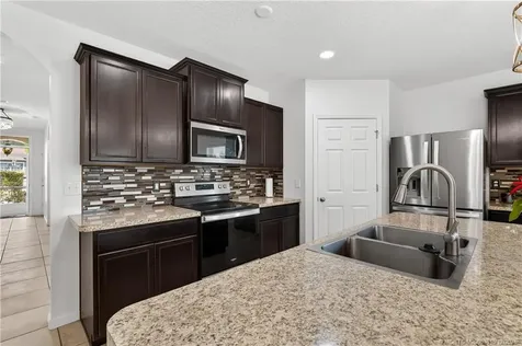 1825 SW Davis Street Port St Lucie FL 34953