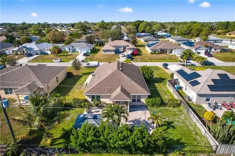 1825 SW Davis Street Port St Lucie FL 34953