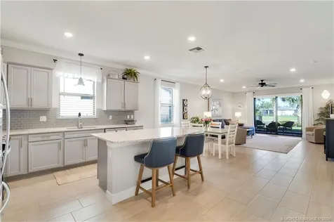 715 SE Boboli Way Port St Lucie FL 34984