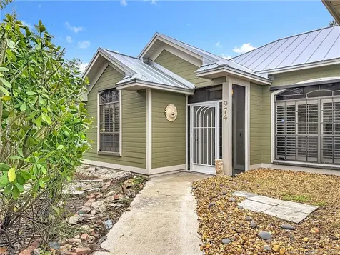 974 SW Worcester Lane Port St Lucie FL 34953