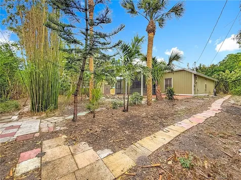 974 SW Worcester Lane Port St Lucie FL 34953