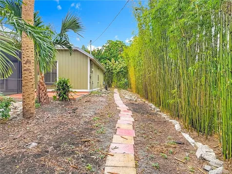 974 SW Worcester Lane Port St Lucie FL 34953