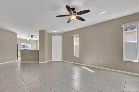 873 SW Rocky Bayou Terrace Port St Lucie FL 34986