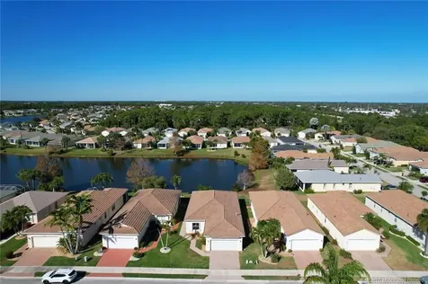 873 SW Rocky Bayou Terrace Port St Lucie FL 34986