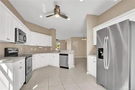 873 SW Rocky Bayou Terrace Port St Lucie FL 34986