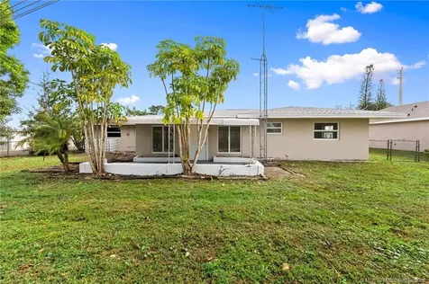 208 Riomar Drive Port St Lucie FL 34952