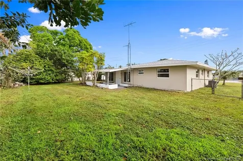 208 Riomar Drive Port St Lucie FL 34952