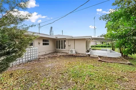 208 Riomar Drive Port St Lucie FL 34952