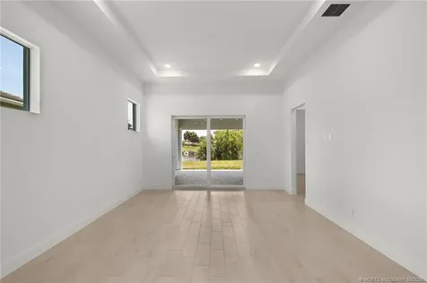 179 SE Via Tirso Port St Lucie FL 34952