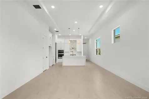 179 SE Via Tirso Port St Lucie FL 34952