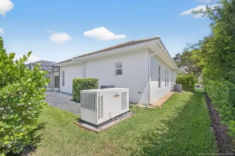 7748 SE Manhasset Place Hobe Sound FL 33455