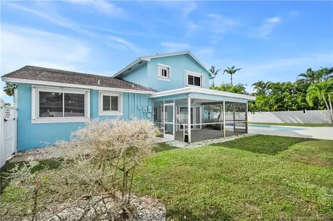 3905 Flag Drive Palm Beach Gardens FL 33410