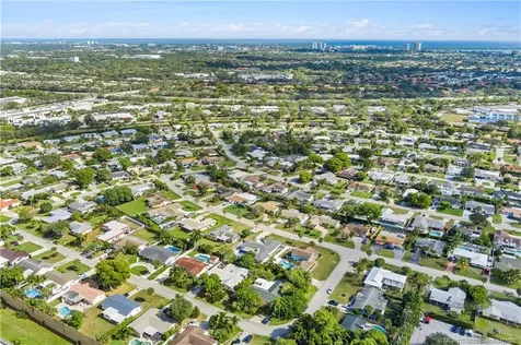 3905 Flag Drive Palm Beach Gardens FL 33410