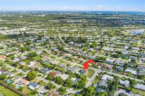 3905 Flag Drive Palm Beach Gardens FL 33410