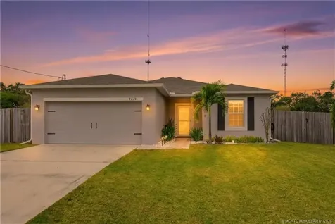 2220 SE Lucaya Street Port St Lucie FL 34952