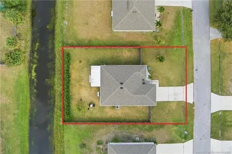 2220 SE Lucaya Street Port St Lucie FL 34952