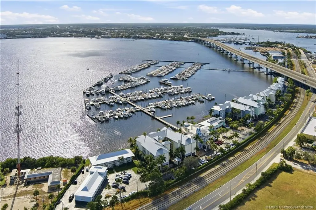 975 NW Flagler Avenue Stuart FL 34994