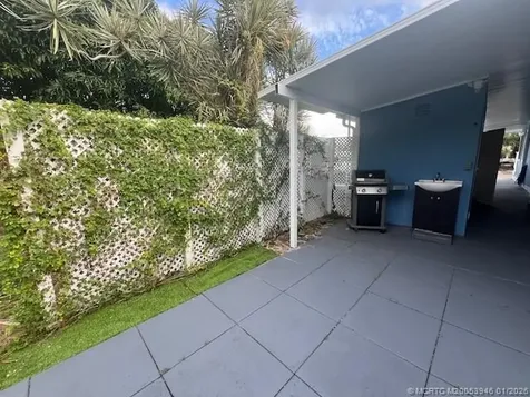 6197 S Joshua Lane Lantana FL 33462
