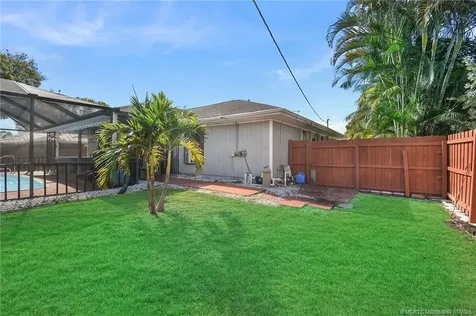2281 SE Mcmaster Street Port St Lucie FL 34952