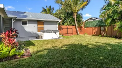 274 NE Glentry Avenue Port St Lucie FL 34983