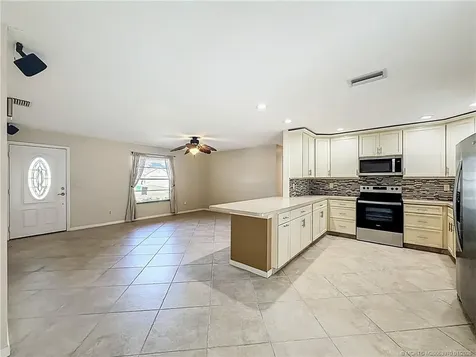 274 NE Glentry Avenue Port St Lucie FL 34983