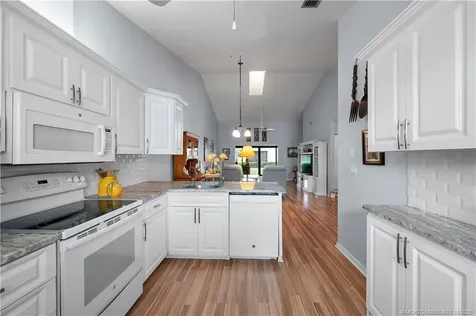 7624 SE Sugar Sand Circle Hobe Sound FL 33455