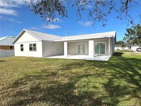 608 SE Dean Terrace Port St Lucie FL 34984