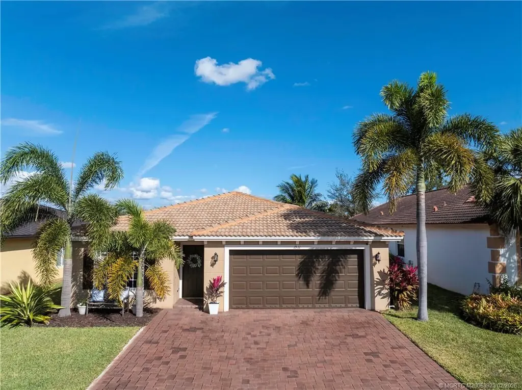1911 SW Jamesport Drive Port St Lucie FL 34953