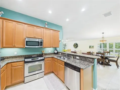 5315 NW Dominica Street Vero Beach FL 32967