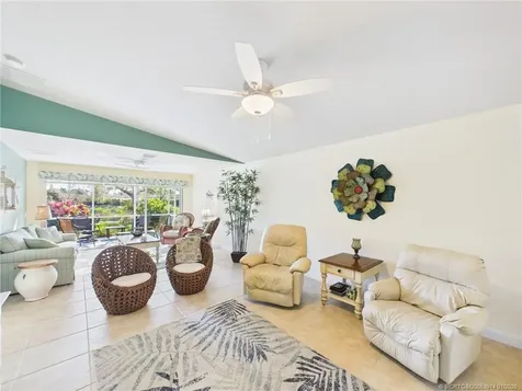 5315 NW Dominica Street Vero Beach FL 32967