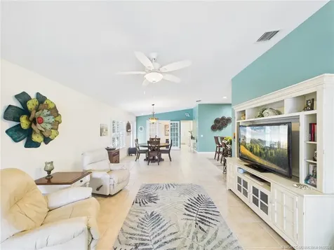 5315 NW Dominica Street Vero Beach FL 32967