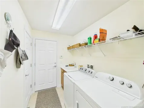 5315 NW Dominica Street Vero Beach FL 32967