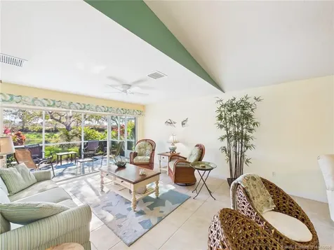 5315 NW Dominica Street Vero Beach FL 32967