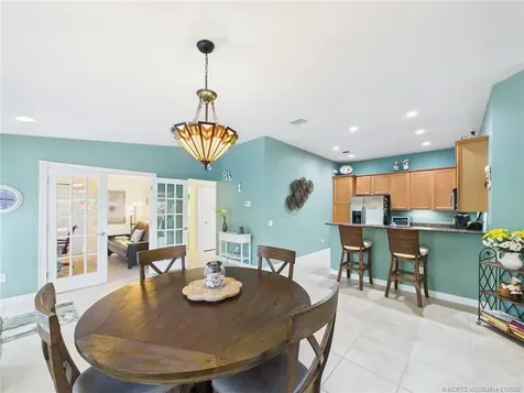 5315 NW Dominica Street Vero Beach FL 32967