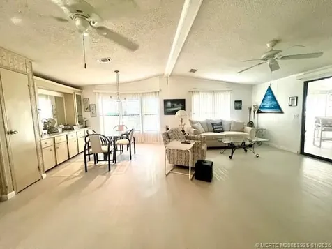 6221 S Ironwood Lane Lantana FL 33462