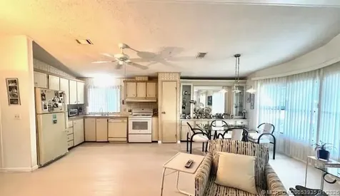 6221 S Ironwood Lane Lantana FL 33462