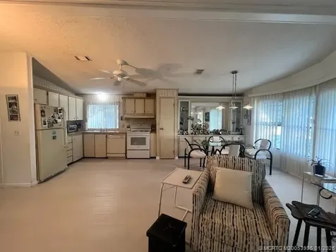 6221 S Ironwood Lane Lantana FL 33462