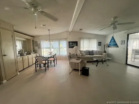 6221 S Ironwood Lane Lantana FL 33462