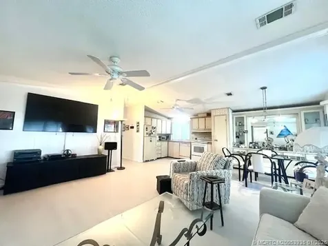 6221 S Ironwood Lane Lantana FL 33462