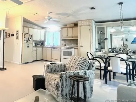 6221 S Ironwood Lane Lantana FL 33462