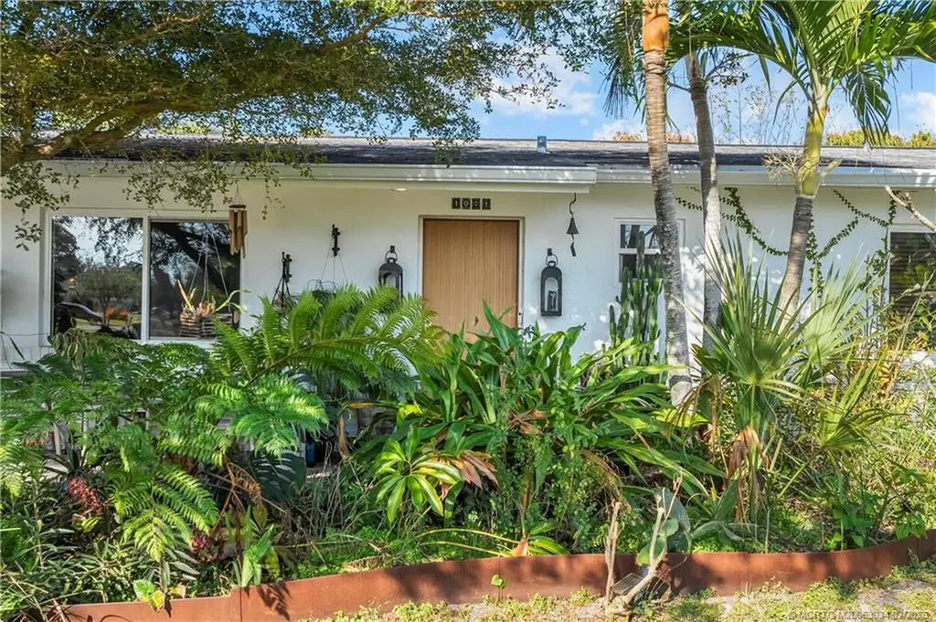 1092 SE Madison Avenue Stuart FL 34996