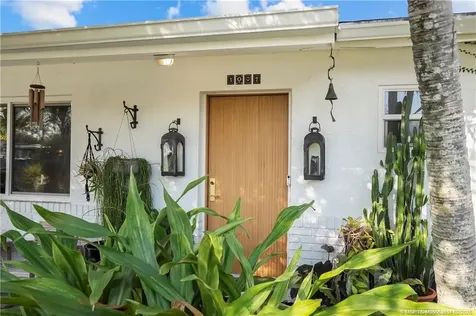 1092 SE Madison Avenue Stuart FL 34996