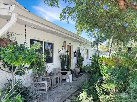 1092 SE Madison Avenue Stuart FL 34996