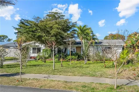 1092 SE Madison Avenue Stuart FL 34996