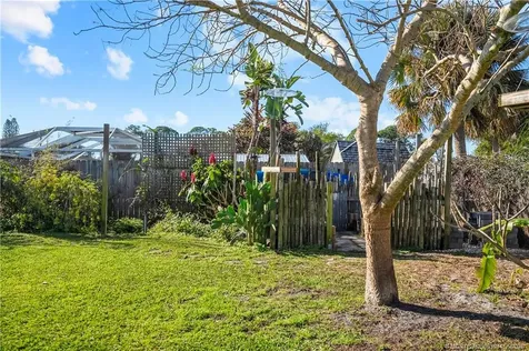 1092 SE Madison Avenue Stuart FL 34996