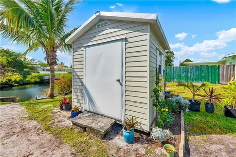 649 SE Calmoso Drive Port St Lucie FL 34983