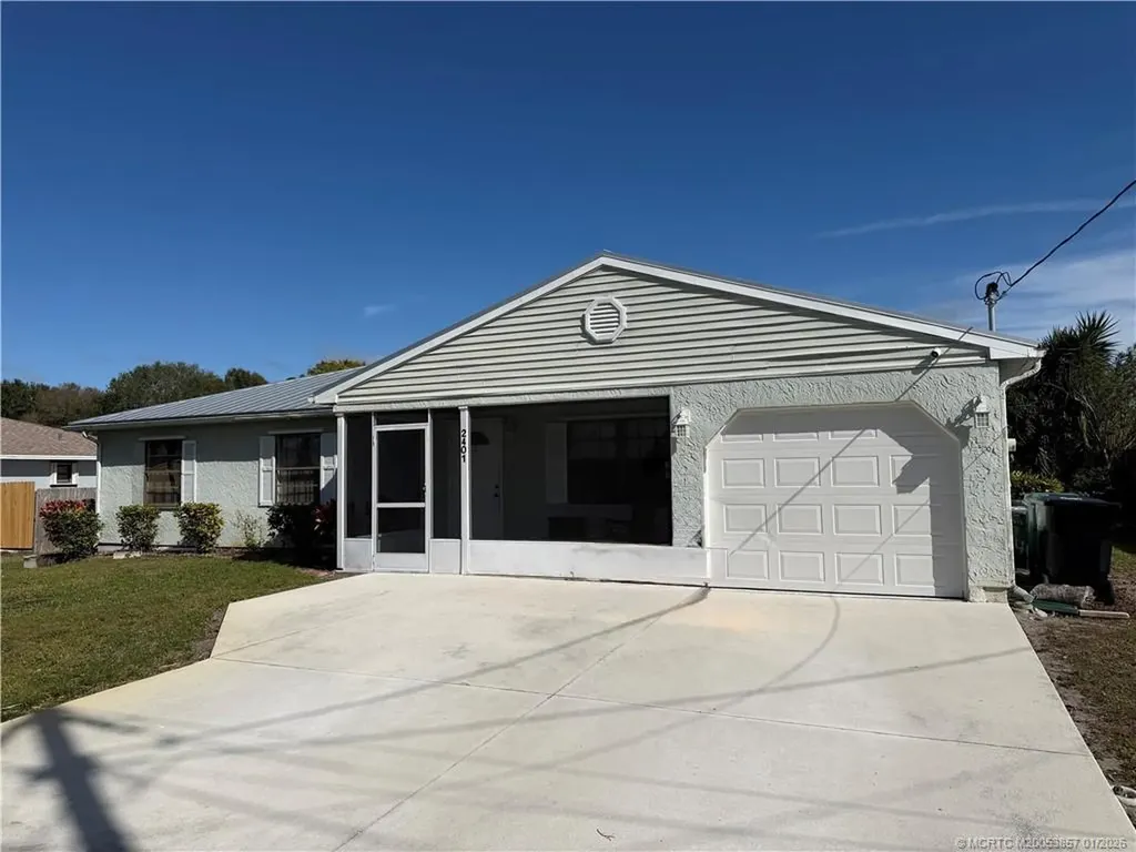 2401 SE Avalon Road Port St Lucie FL 34952